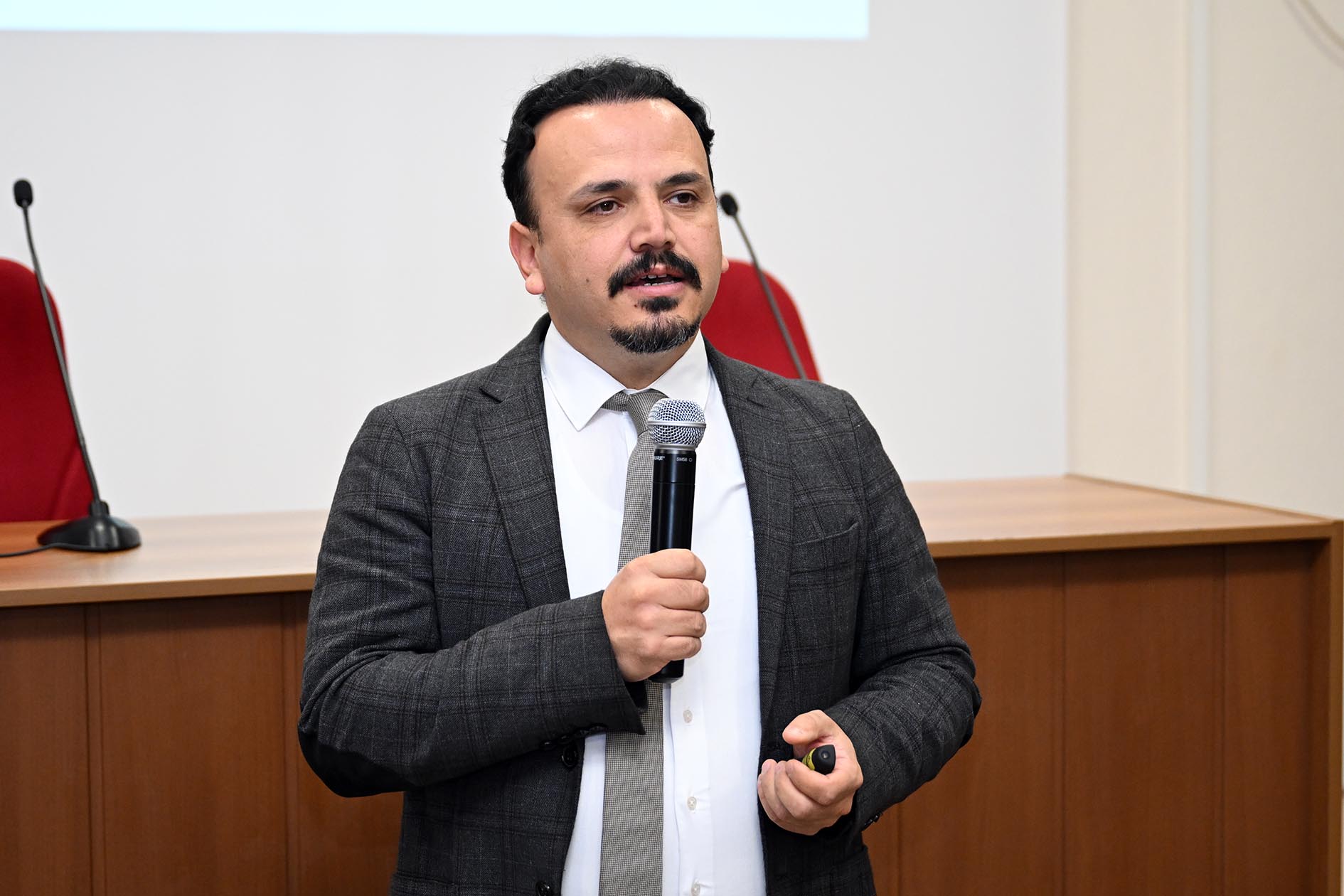 AKÜ İİBF'de Yapay Zekâ Çağına Mercek: "Geleceğin Temelinde Veri Bilimi Var"