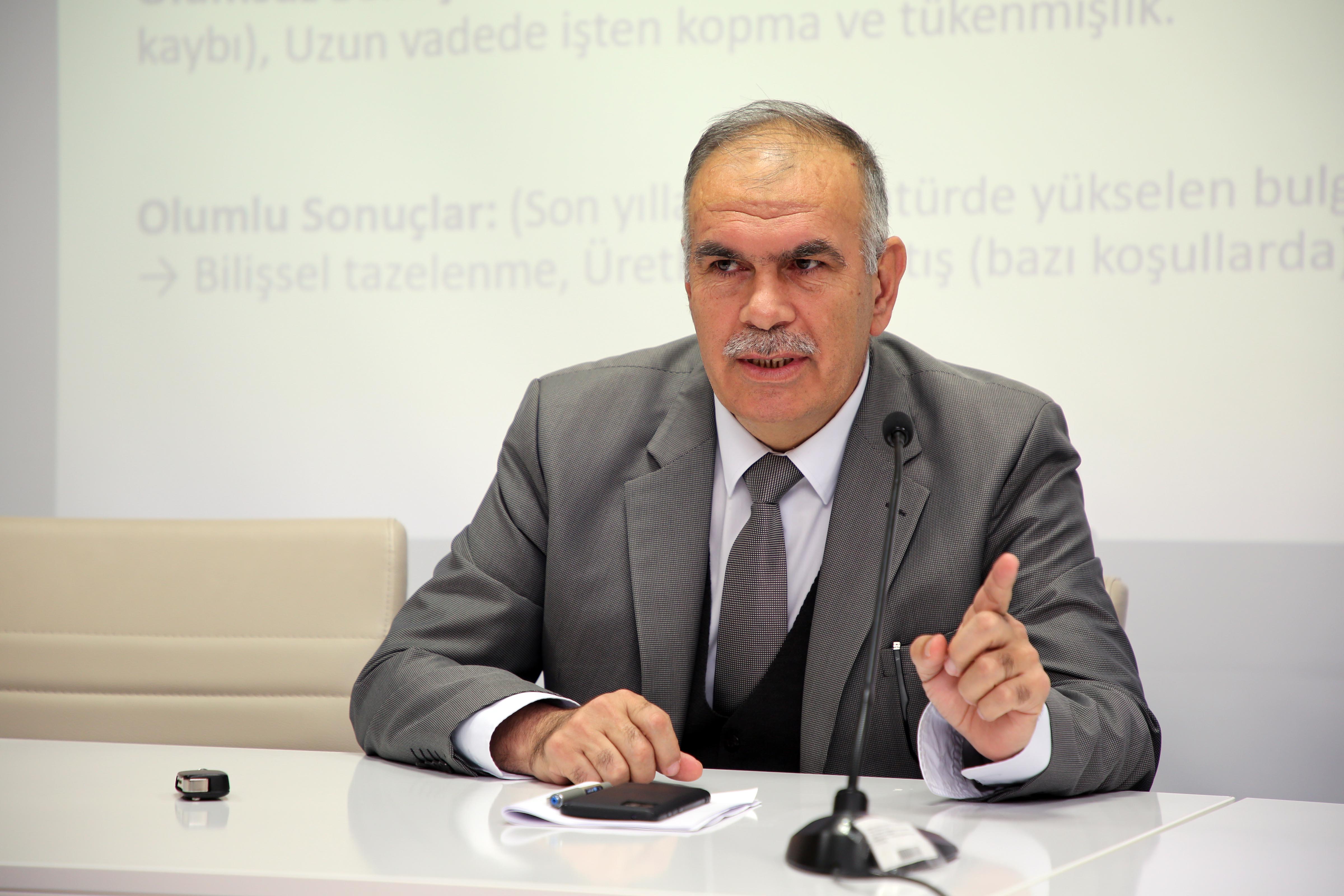 Sanal Kaytarma: İhtiyaç mı, Kabahat mi? AKÜ Bilim Kafe'de İkili Yapısı Tartışıldı