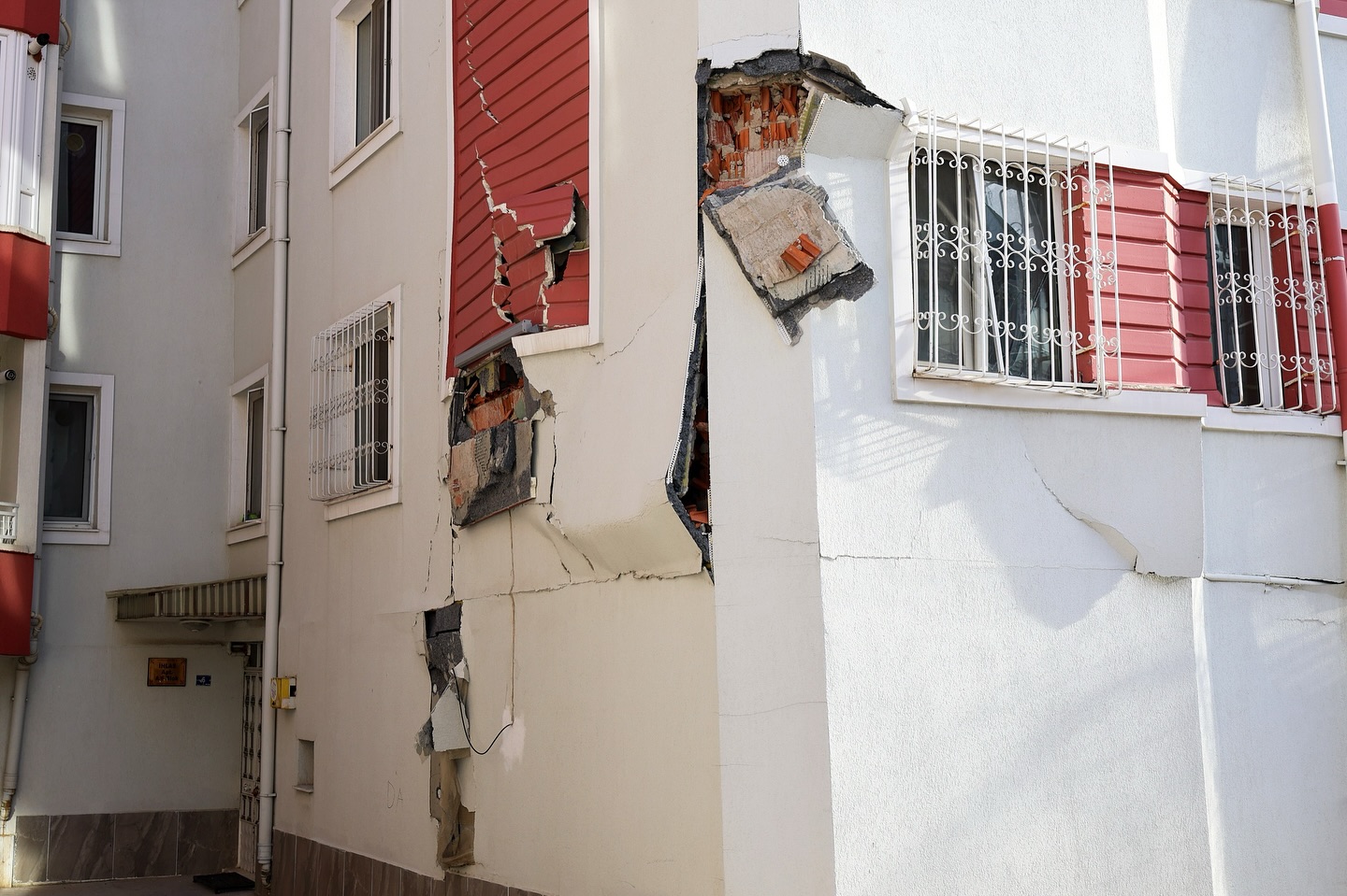 Nazmi Saatçi Mahallesi'nde Riskli Yapı Tahliyesi Gerçekleşti