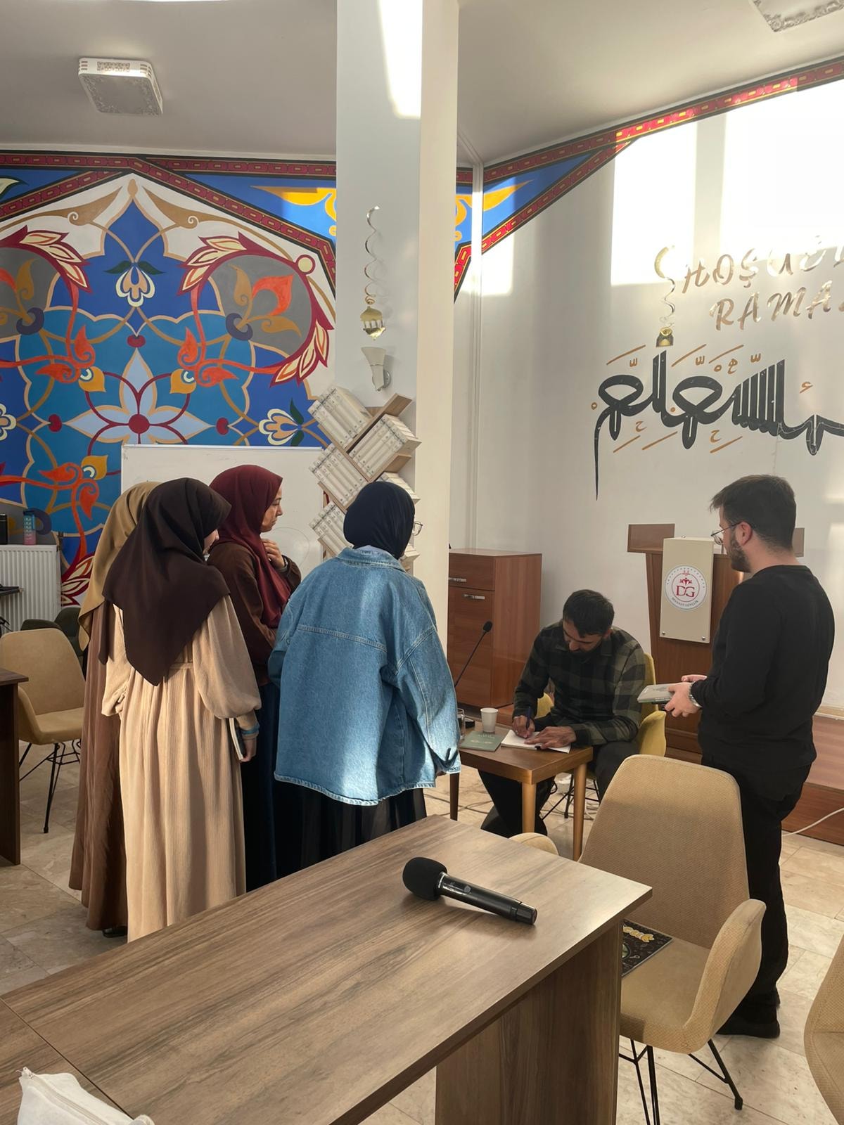 Afyonkarahisar Diyanet Gençlik Merkezi’nde “Kitap Tahlil Serisi” Başladı