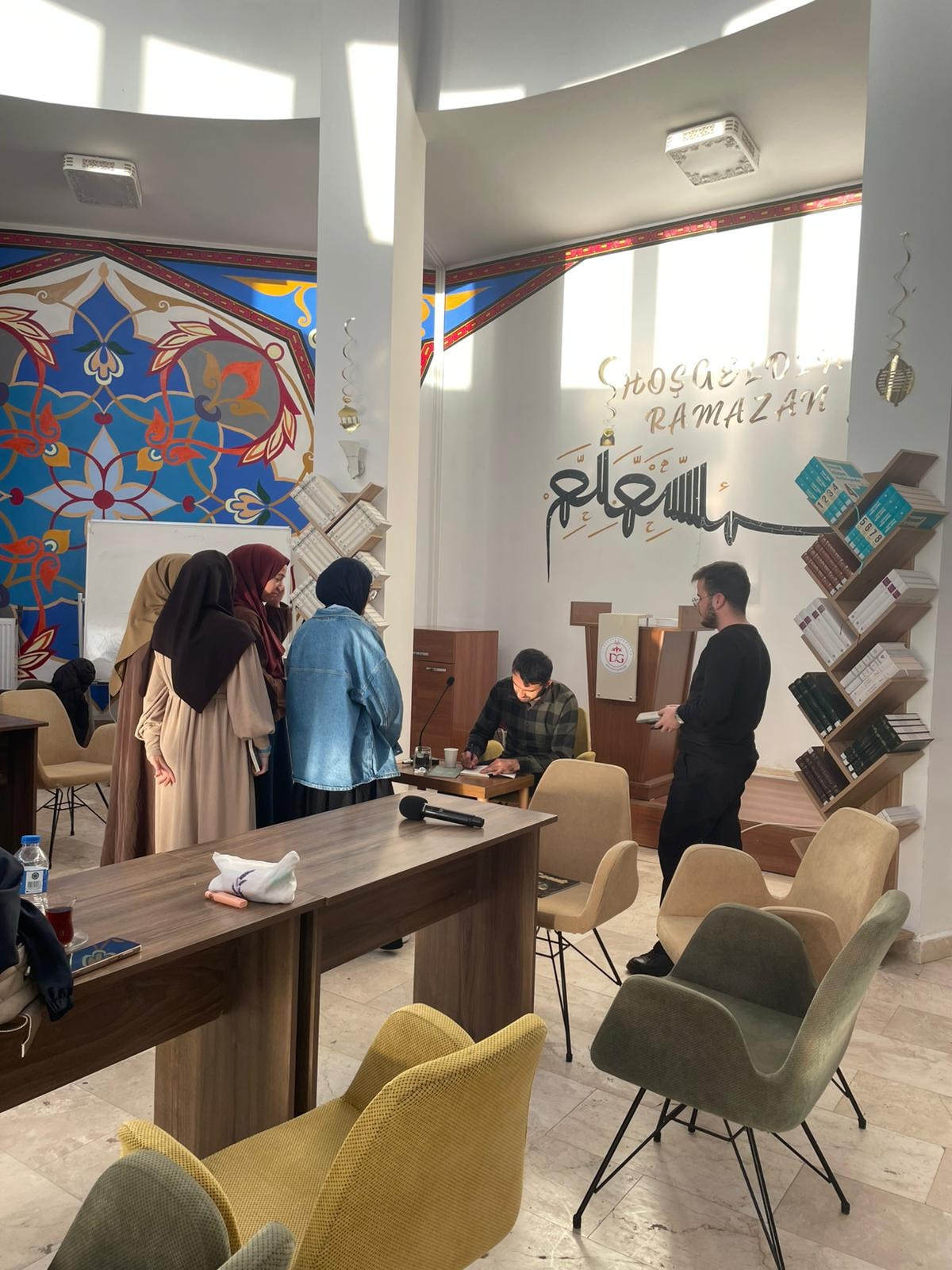 Afyonkarahisar Diyanet Gençlik Merkezi’nde “Kitap Tahlil Serisi” Başladı