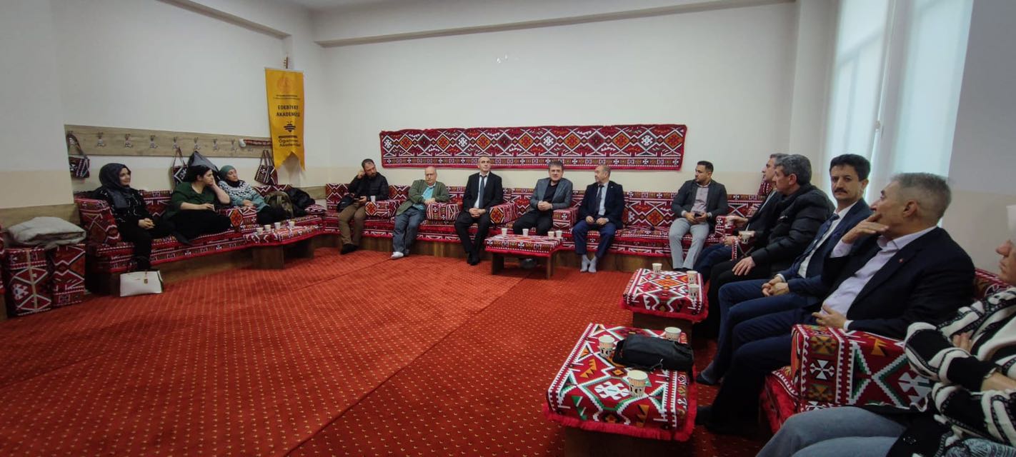 Afyonkarahisar Öğretmen Akademileri'nden "İnsanın Edebiyatla Anlam Arayışı" Söyleşisi