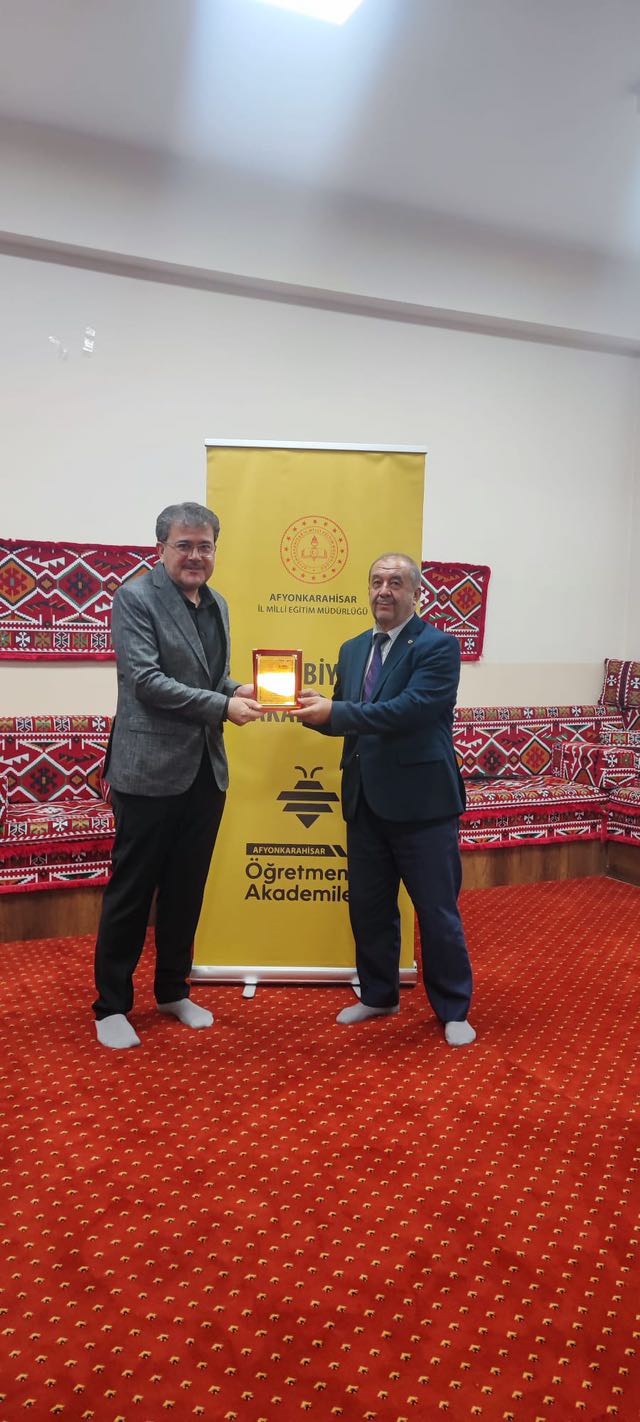 Afyonkarahisar Öğretmen Akademileri'nden "İnsanın Edebiyatla Anlam Arayışı" Söyleşisi