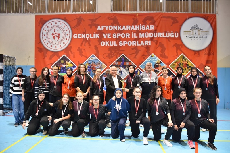 Afyonkarahisar’da Genç Kızlar Hentbol Müsabakaları Tamamlandı