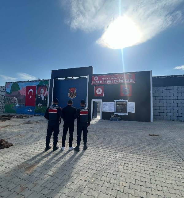 Aranan 43 Kişiden 14'ü Tutuklandı