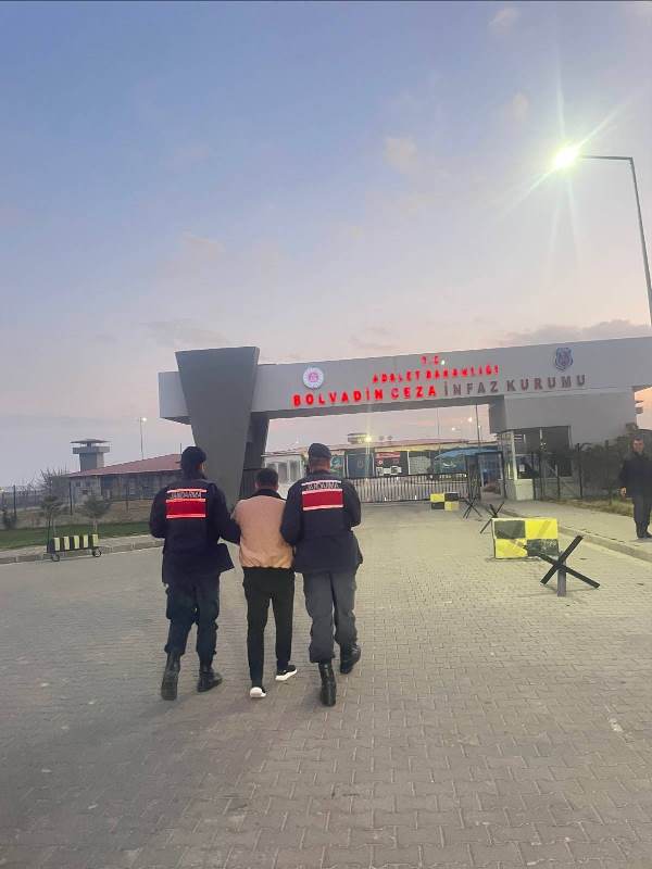 Aranan 43 Kişiden 14'ü Tutuklandı