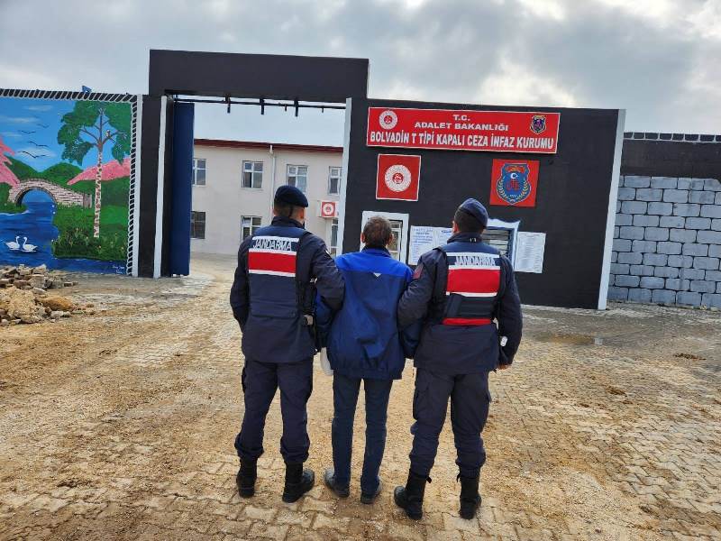 Aranan 43 Kişiden 14'ü Tutuklandı