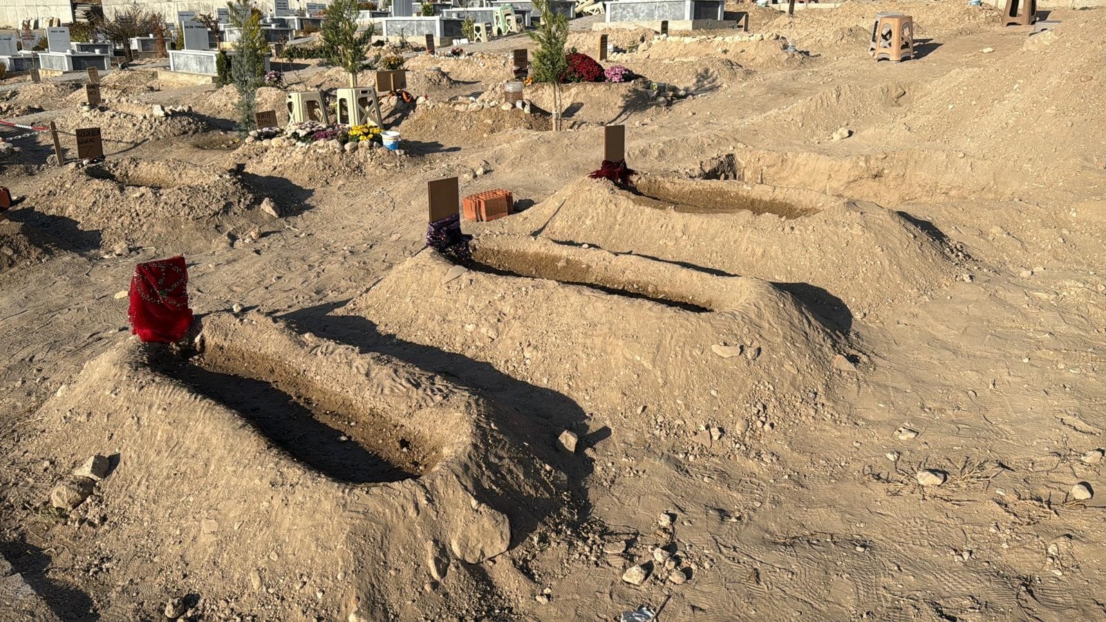 Zehirlenme Acısı Derinleşti: Baba Servet Böcek, Ailesinin Yanına Defnedilecek