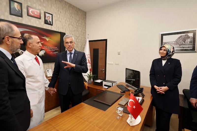 Bakan Memişoğlu, Devlet Hastanesinde İncelemelerde Bulundu