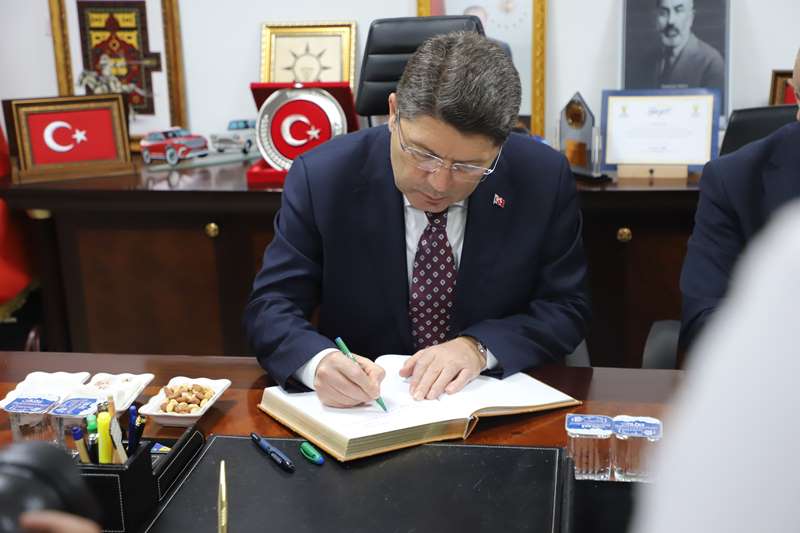 Bakan Tunç Ak Parti Afyon Teşkilatı'yla Bir Araya Geldi