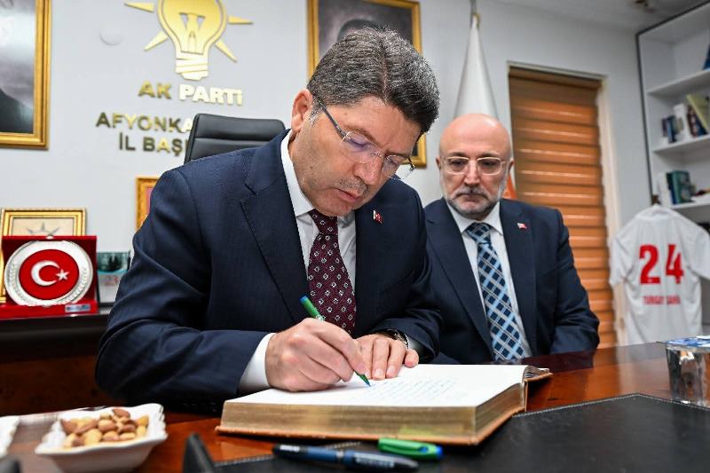 Bakan Tunç Ak Parti Afyon Teşkilatı'yla Bir Araya Geldi