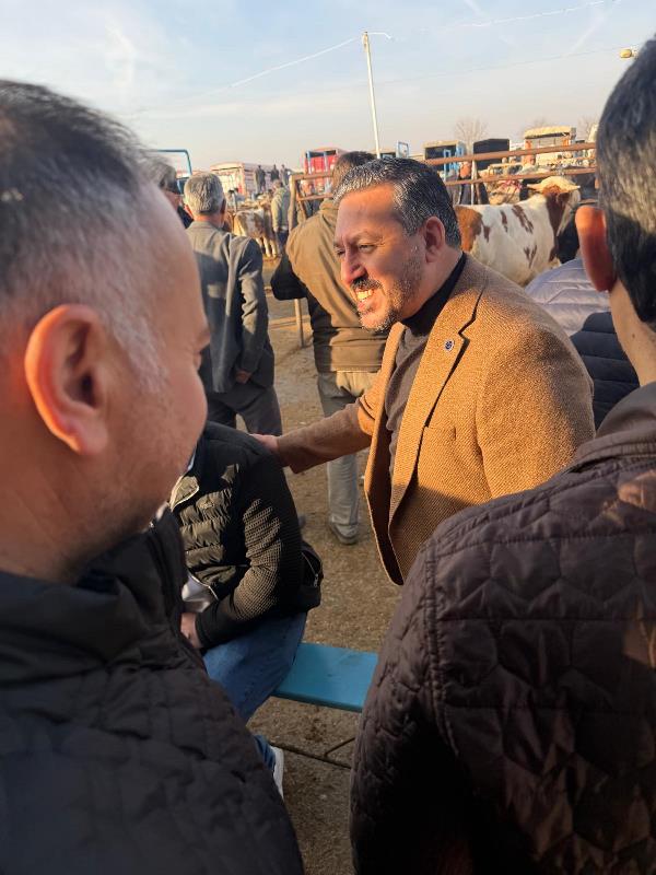 Başkan Üzeyir Aladağ’dan Çayırbağ Hayvan Pazarı’na Yakın Takip!
