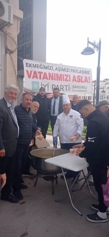 “Ekmeğimizi, Aşımızı Paylaşırız; Vatanımızı Asla!”