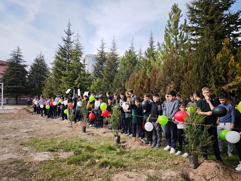 “Gazze İçin Fidanlar Toprakla Buluştu”
