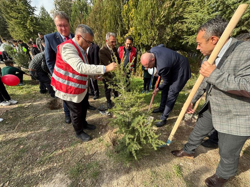 “Gazze İçin Fidanlar Toprakla Buluştu”