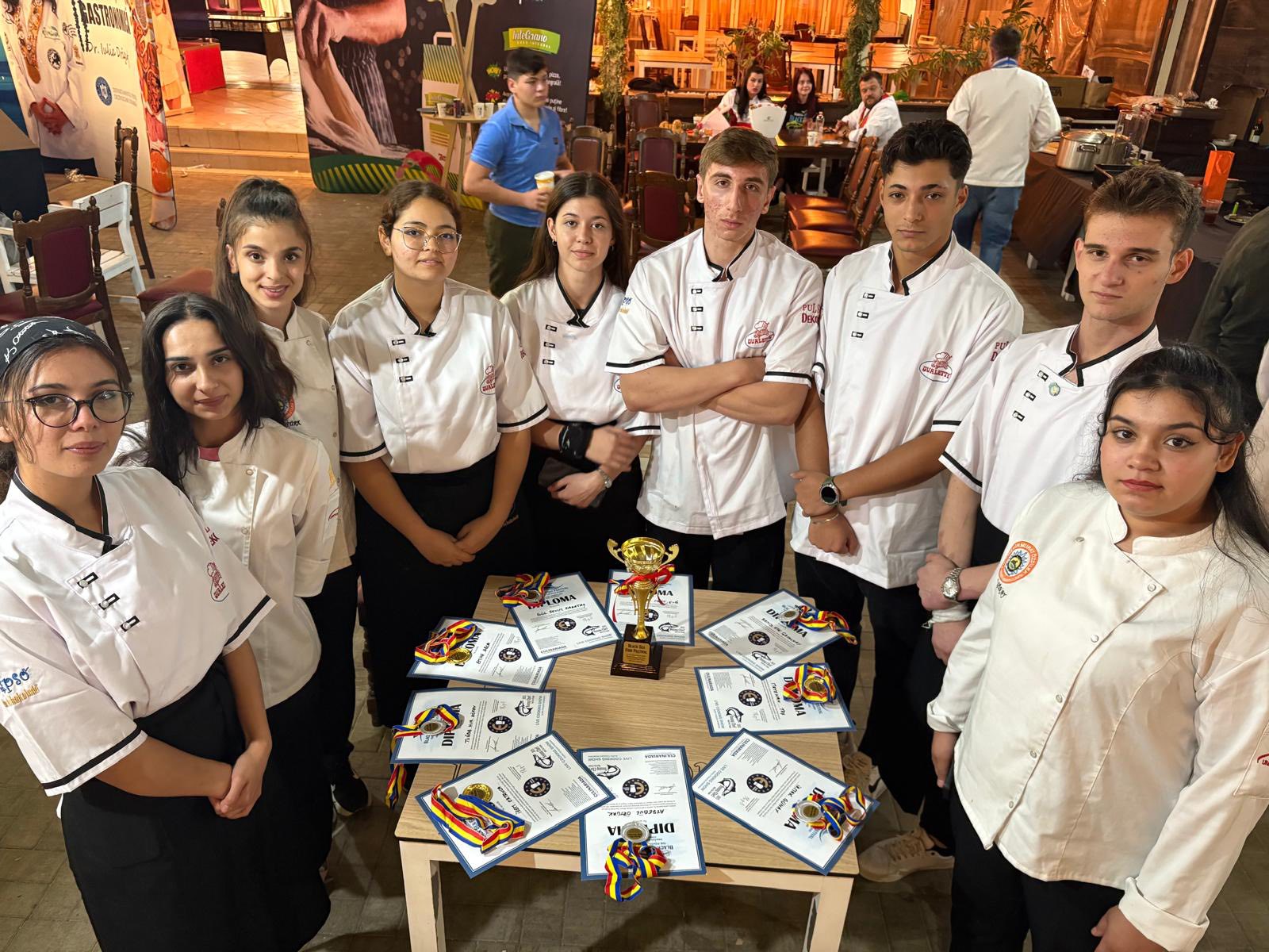 Genç Şeflerden Uluslararası Zafer: Madalyalarla Yurda Döndüler