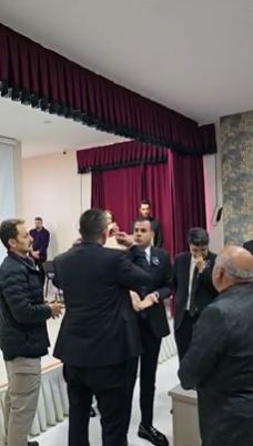 Afyon’da 10 Kasım Töreninde Salon Krizi: Belediye Başkanı ile Kaymakam Tartıştı