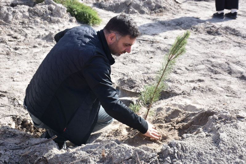 GSB Afyonkarahisar Ailesinden Anlamlı Fidan Dikimi