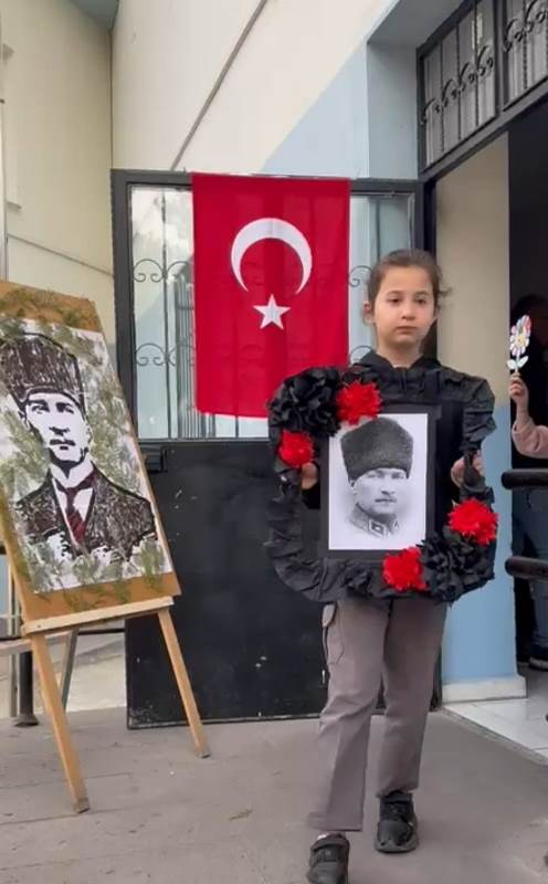 Hürriyet İlkokulu’ndan 10 Kasım’a Özel Duygusal “Sevgi Yürüyüşü”