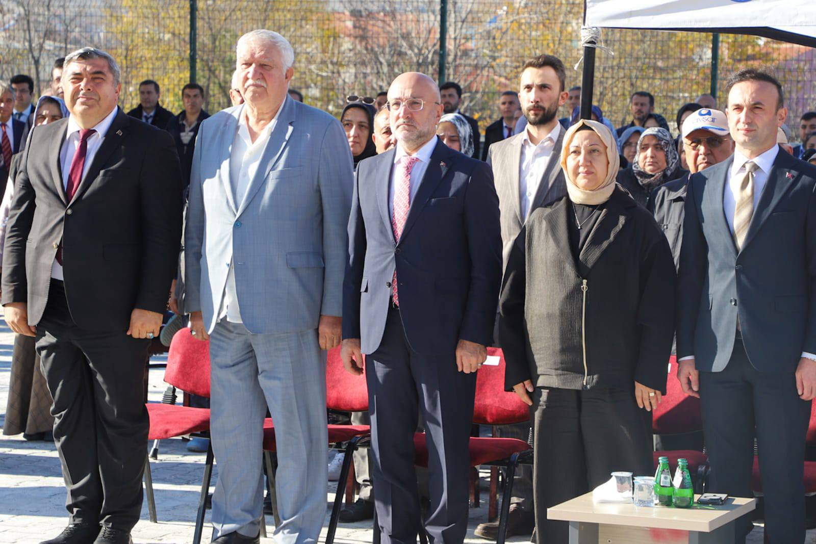 İscehisar’da Çakmak Ailesinin Bağışıyla Yapılan İlkokul Hizmete Açıldı