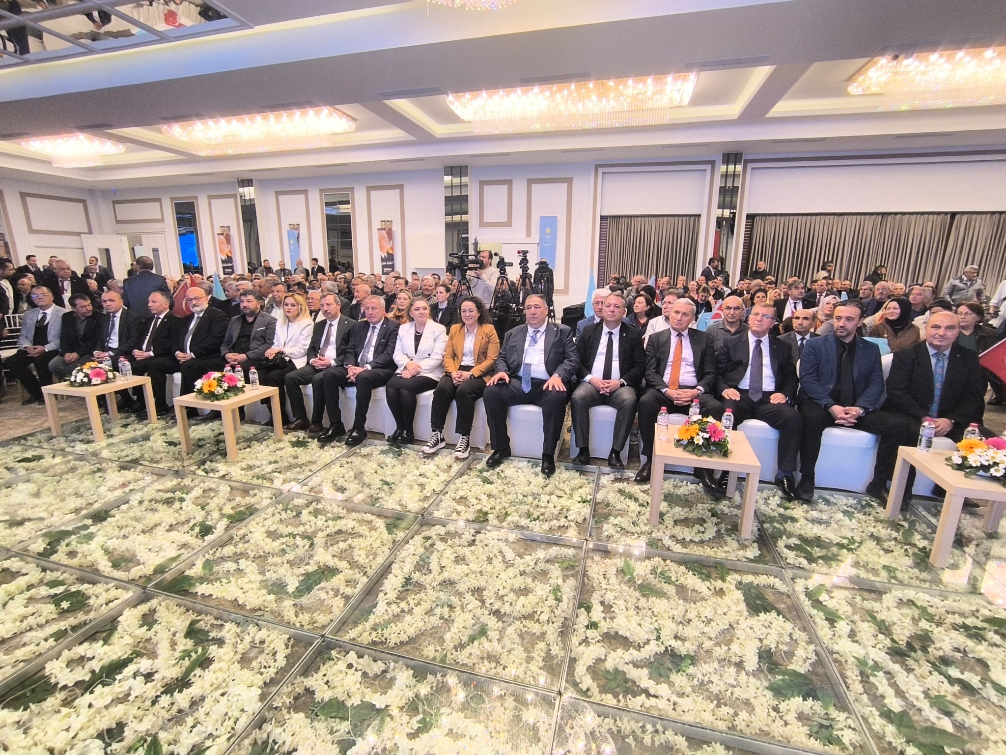 İYİ Parti'de Kongre Başladı