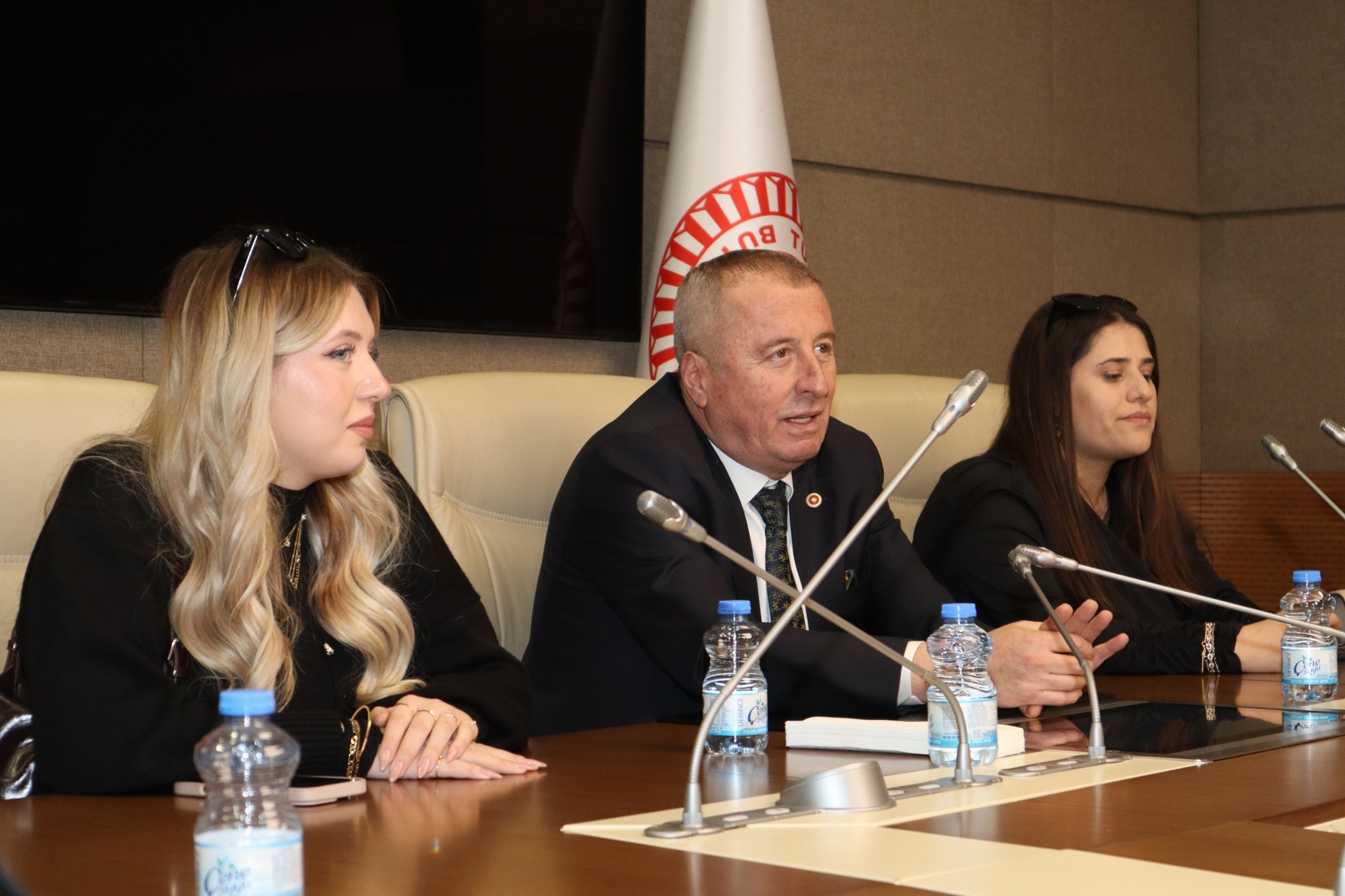 Milletvekili Olgun, AKÜ Çay MYO Öğrencilerini Meclis’te Ağırladı