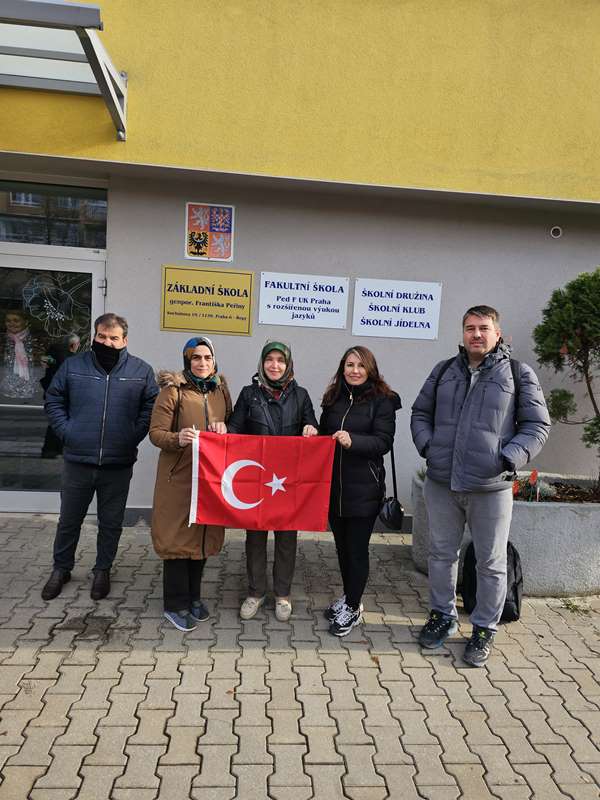 Miralay Reşatbey Öğretmenleri Prag’dan Yeni Fikirlerle Döndü