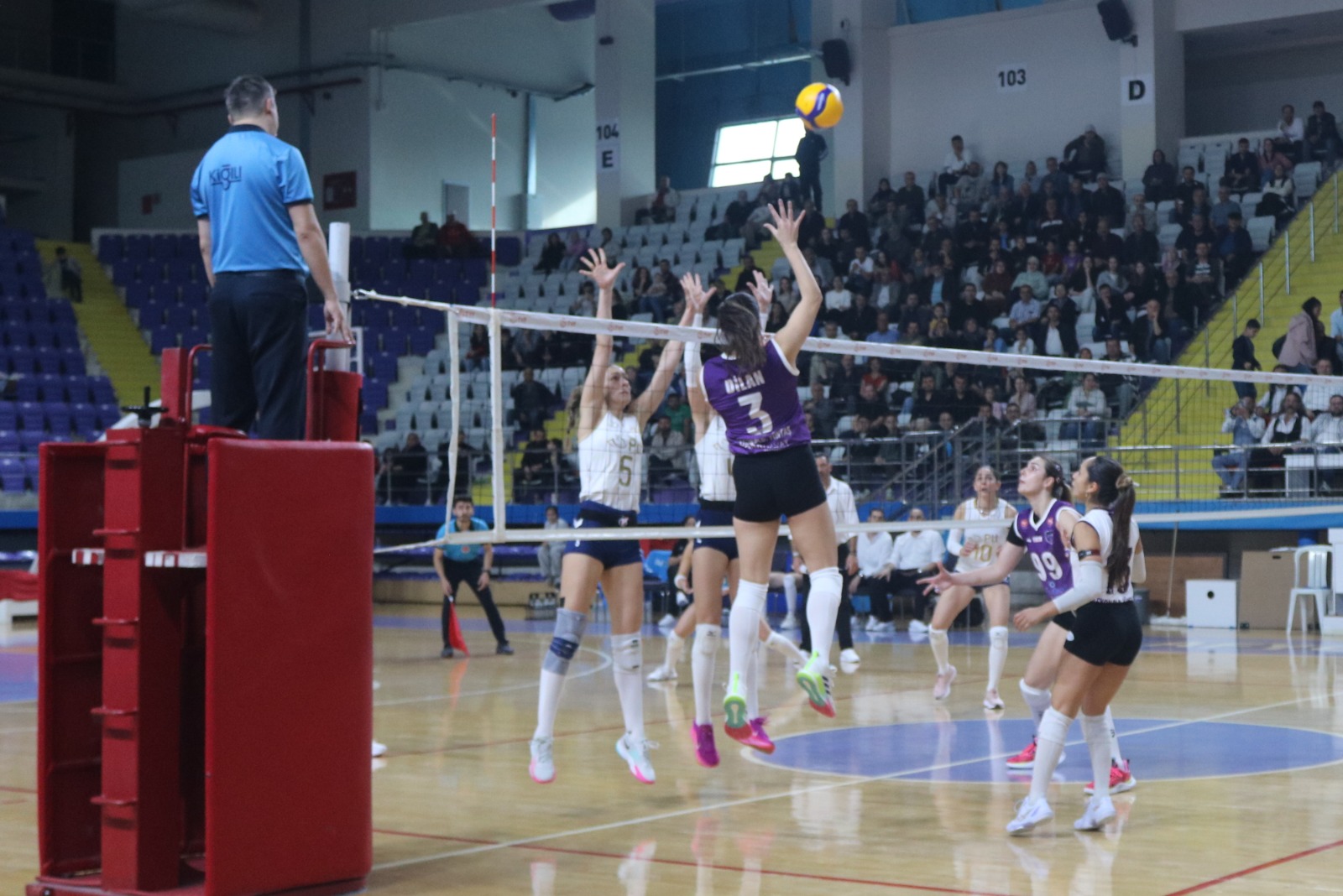 Sultanlar Lideri Koltuğundan Etti