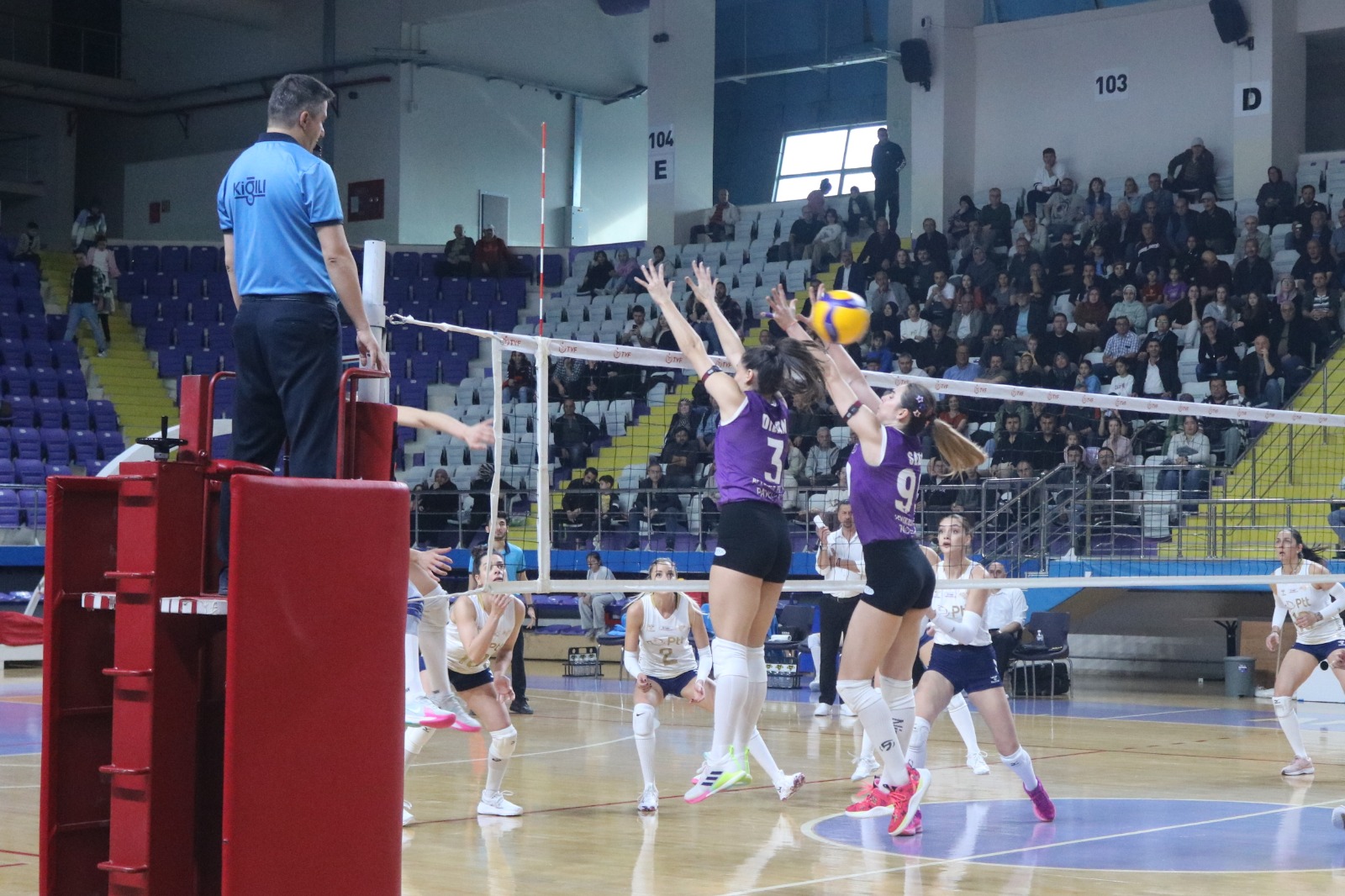 Sultanlar Lideri Koltuğundan Etti