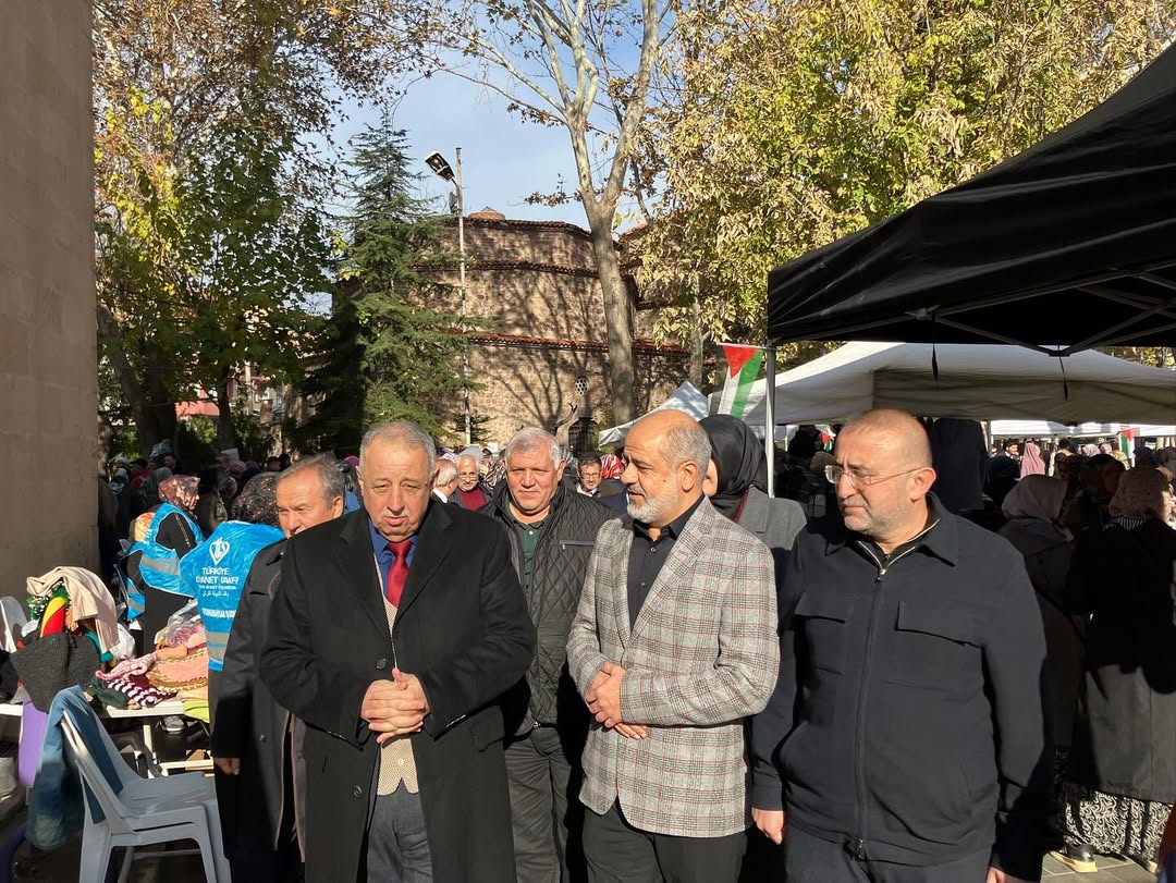 Afyonkarahisar'da "Gazze Yararına Hayır Çarşısı" Açıldı