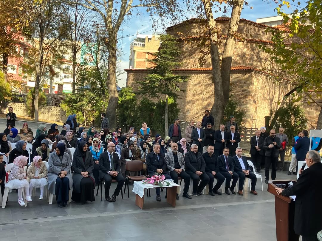 Afyonkarahisar'da "Gazze Yararına Hayır Çarşısı" Açıldı