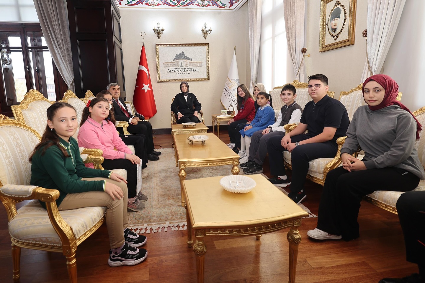 Vali Yiğitbaşı, Atatürk’ün Yeşil Vatan Hayalini Resmeden Öğrencileri Ödüllendirdi