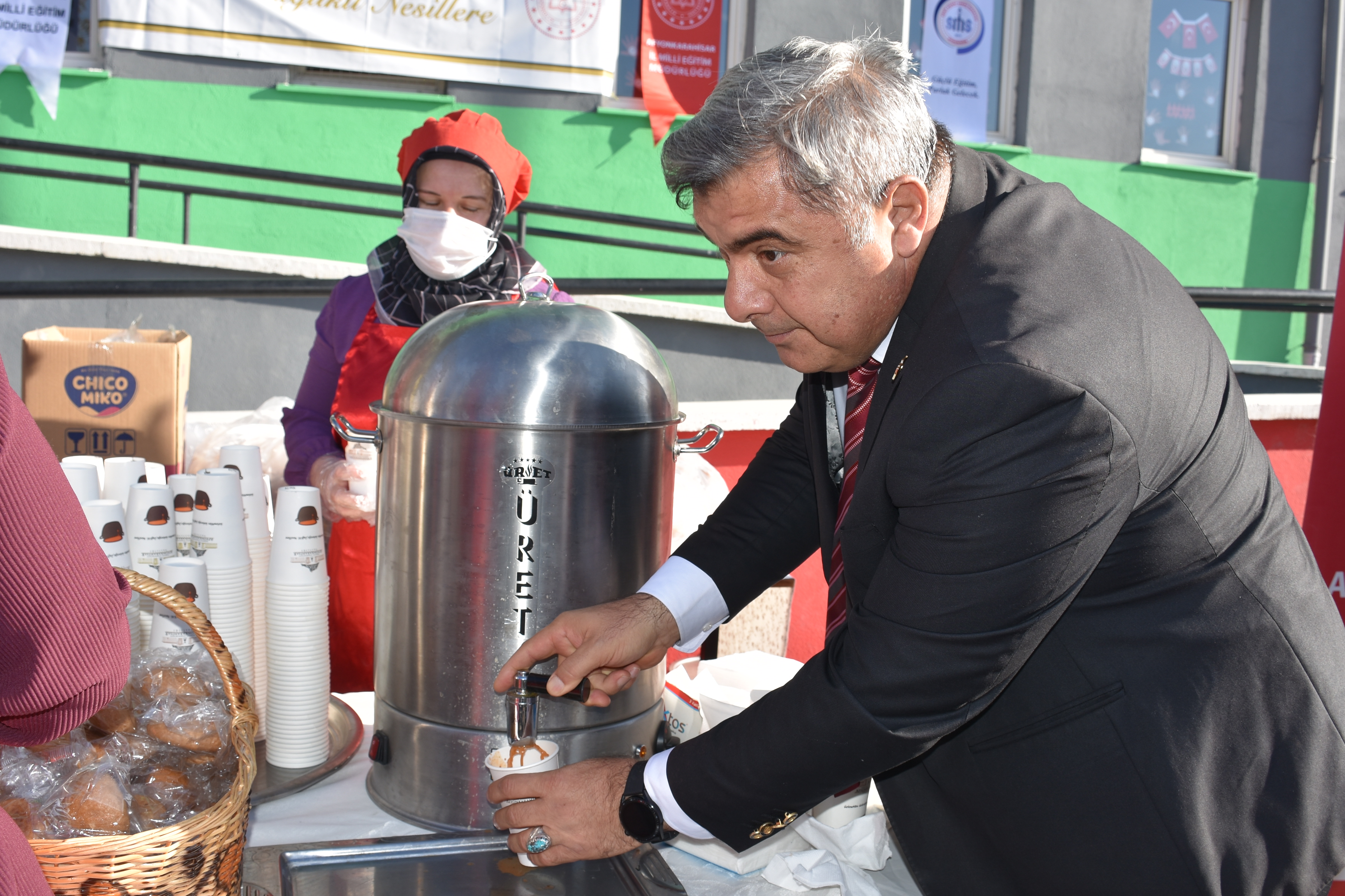 Vali Yiğitbaşı’ndan Eğitime “Devlet Ana” Dokunuşu: Her Sabah 24 Bin Öğrenciye Sıcak Tarhana!