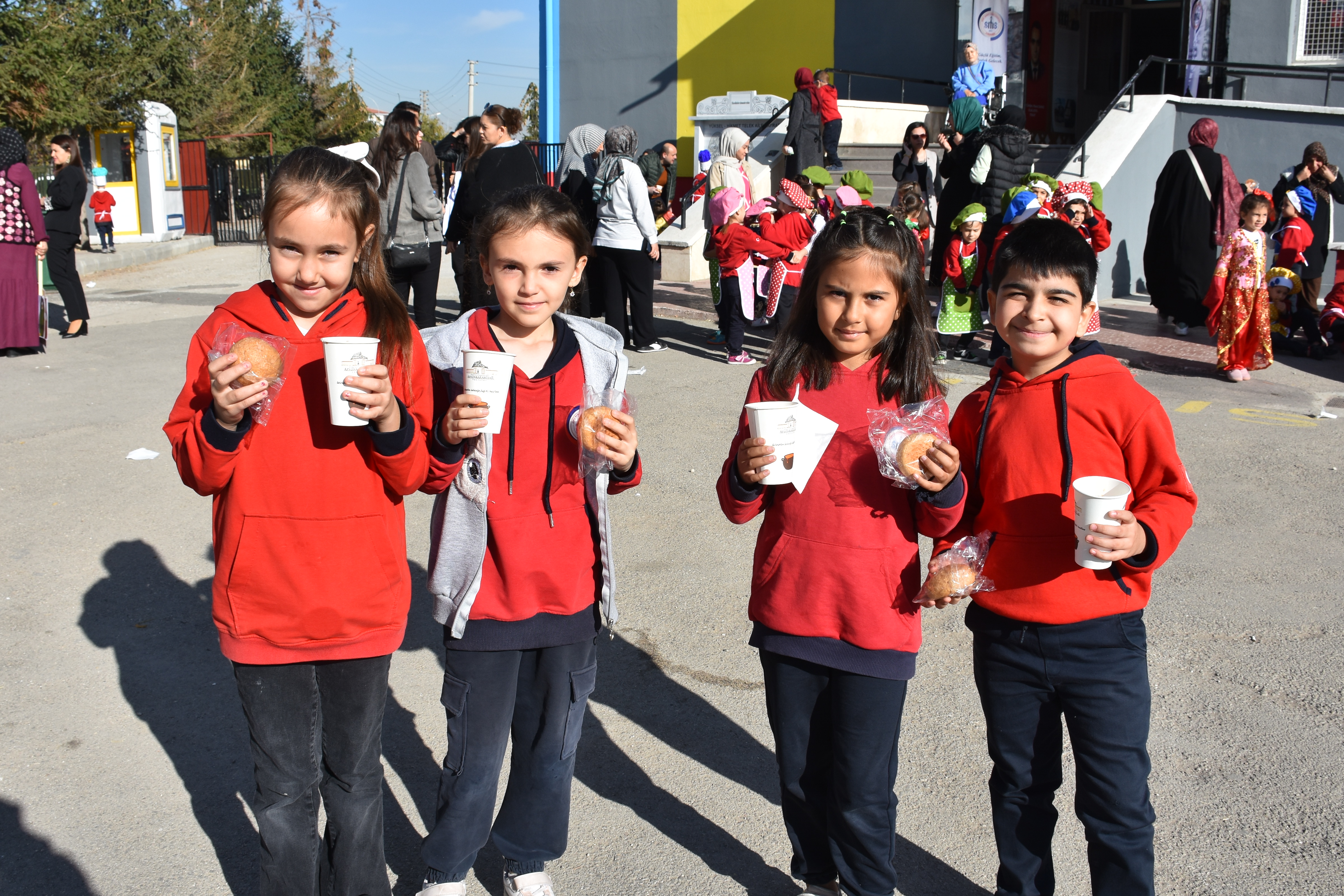 Vali Yiğitbaşı’ndan Eğitime “Devlet Ana” Dokunuşu: Her Sabah 24 Bin Öğrenciye Sıcak Tarhana!