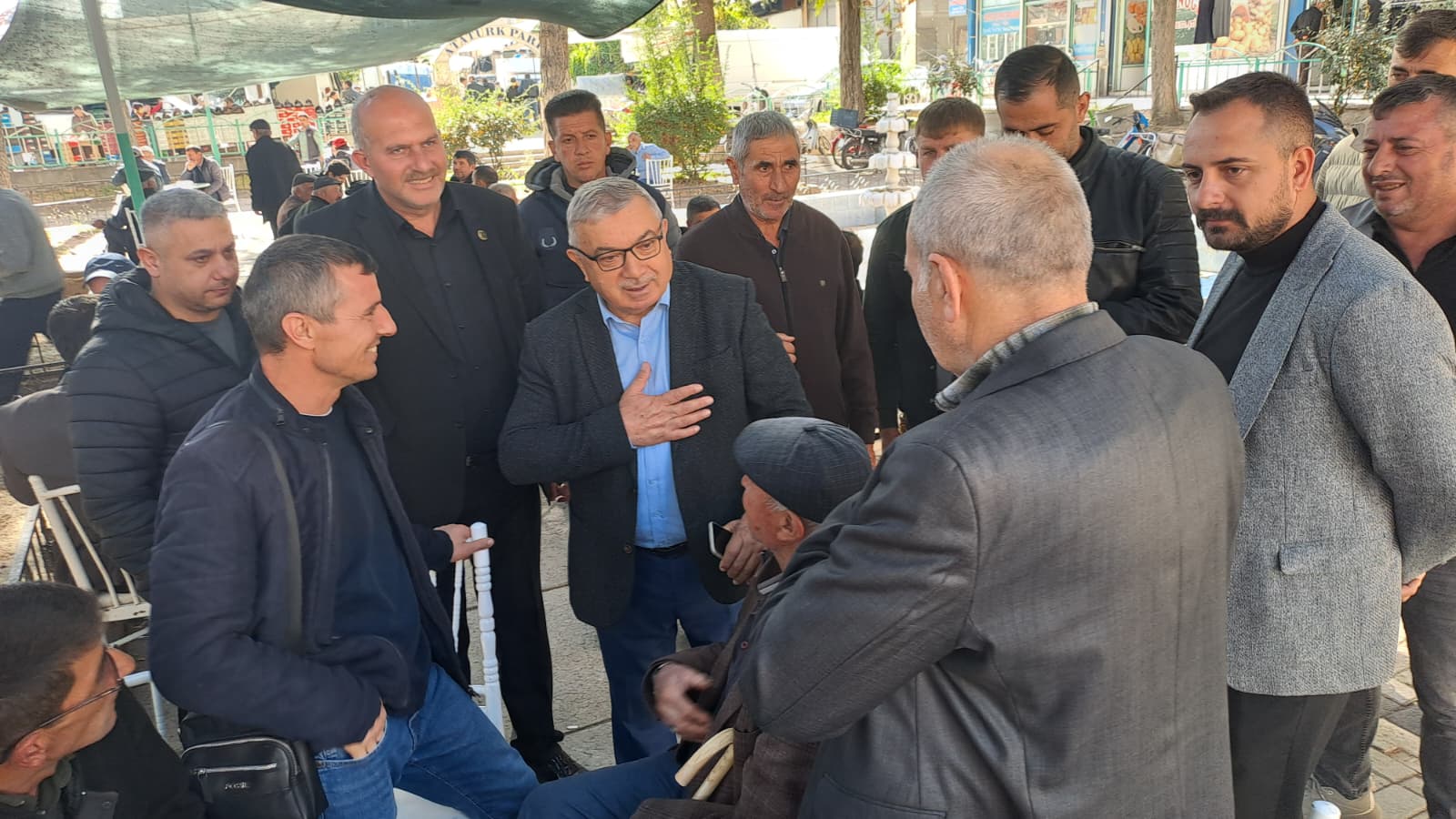 Şuhut’ta MHP’den “Hayırlı Günler Komşum” Ziyaretleri