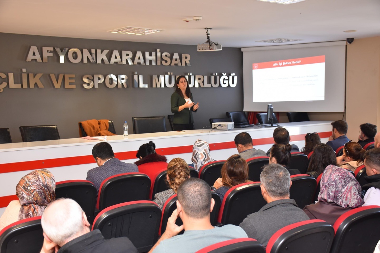 Gençlik ve Spor Müdürlüğü'nde Şiddetle Mücadele Bilinci Artırıldı