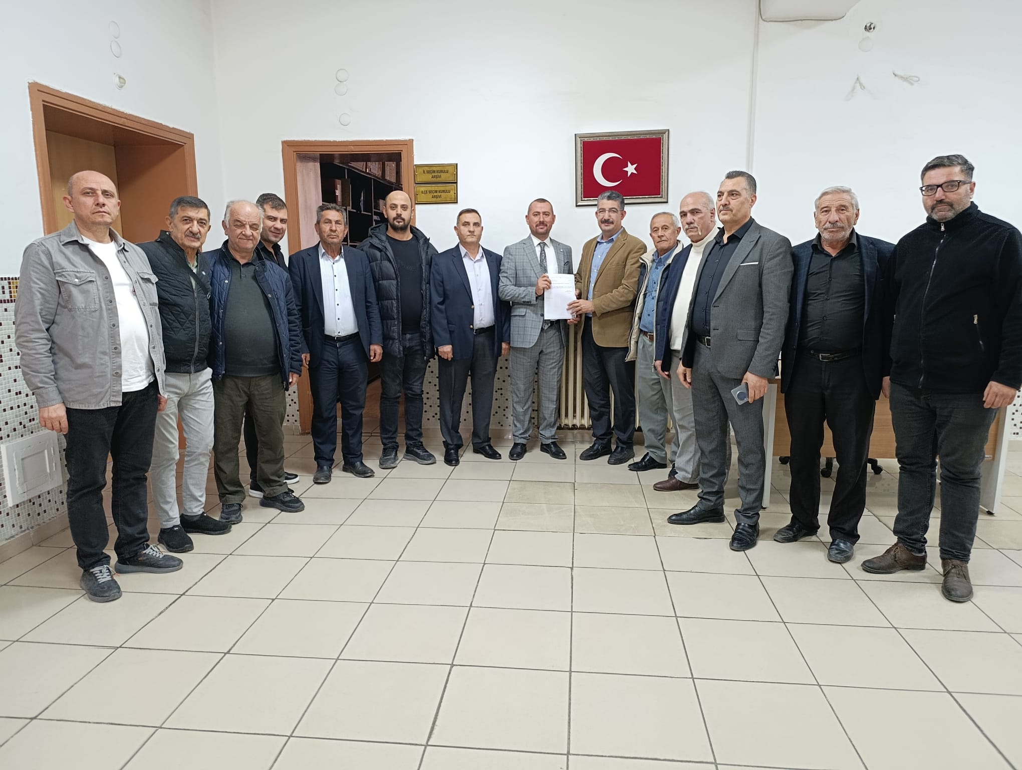 İYİ Parti Merkez İlçe Başkanı İzzet Köken Mazbatasını Aldı