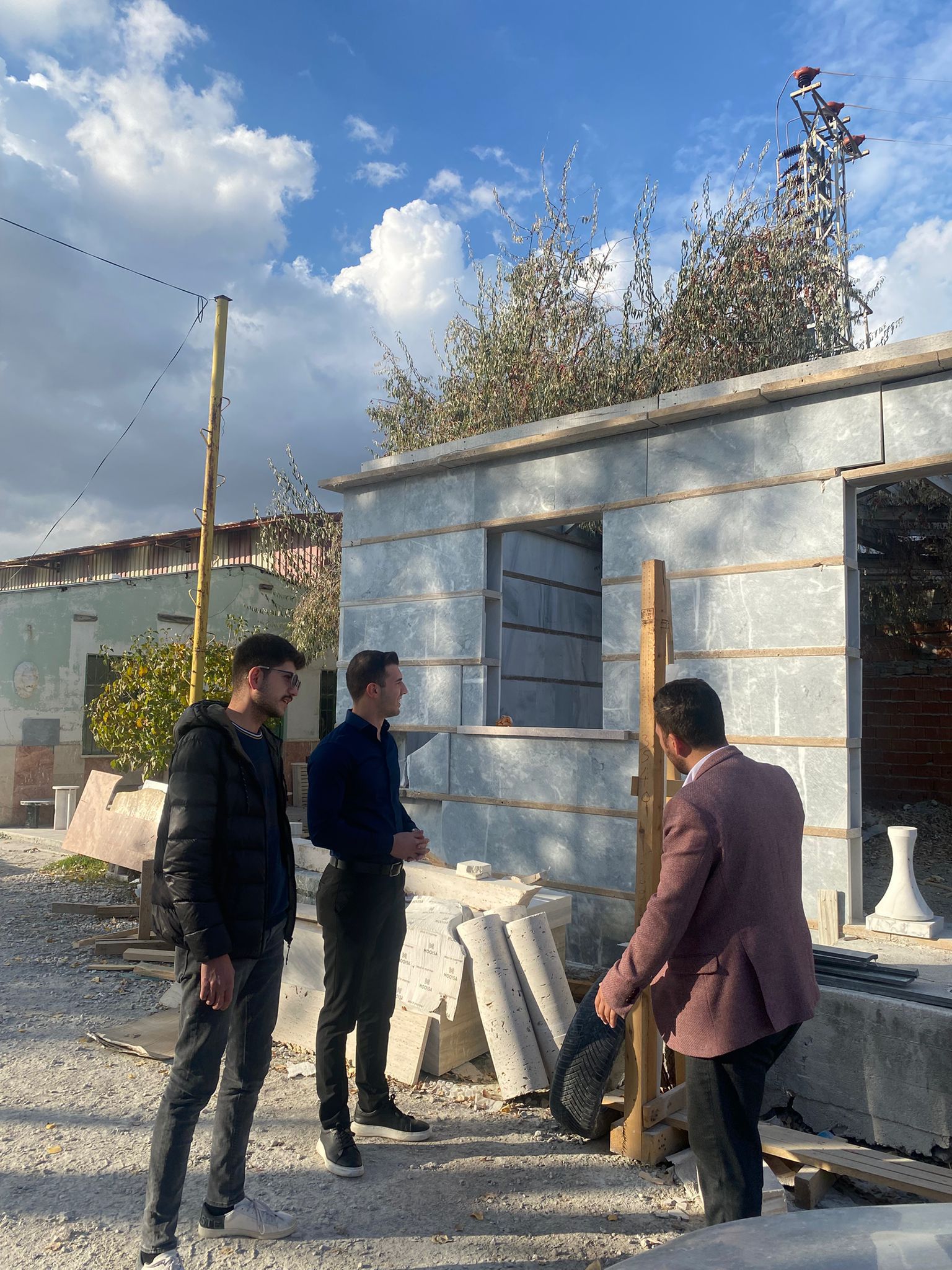 Başkan Akbulut, Genç Mermercinin Atölyesini Ziyaret Etti