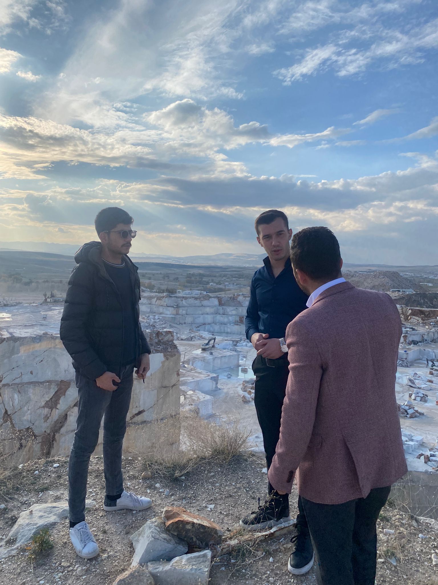 Başkan Akbulut, Genç Mermercinin Atölyesini Ziyaret Etti