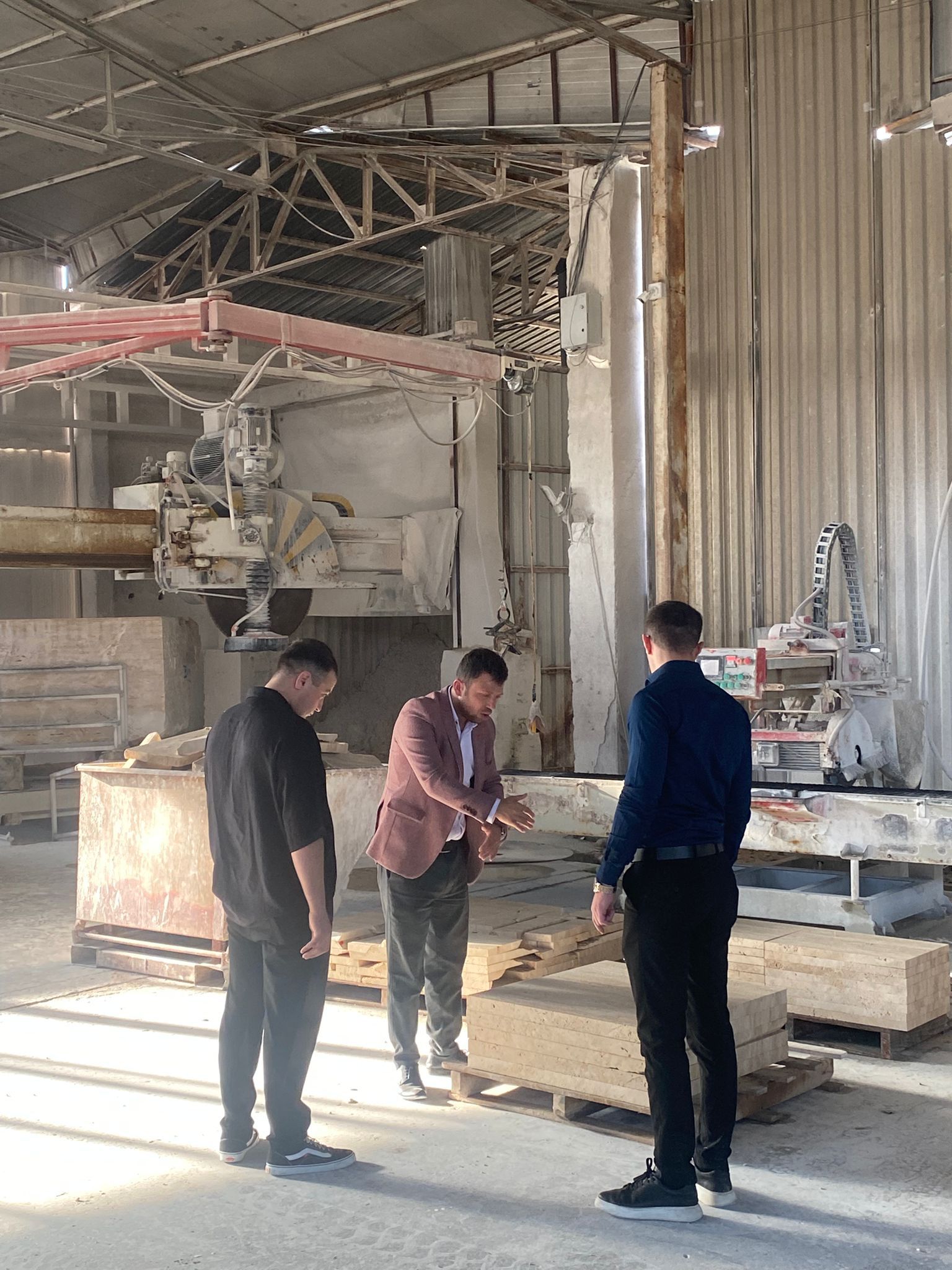 Başkan Akbulut, Genç Mermercinin Atölyesini Ziyaret Etti