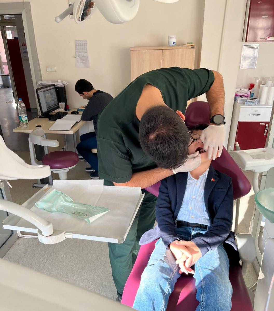 AFSÜ'den Sağlık Hizmetlerinde Öncü Adım: Türkiye'de Bir İlk Olan 7/24 Diş Acil Polikliniği Açıldı