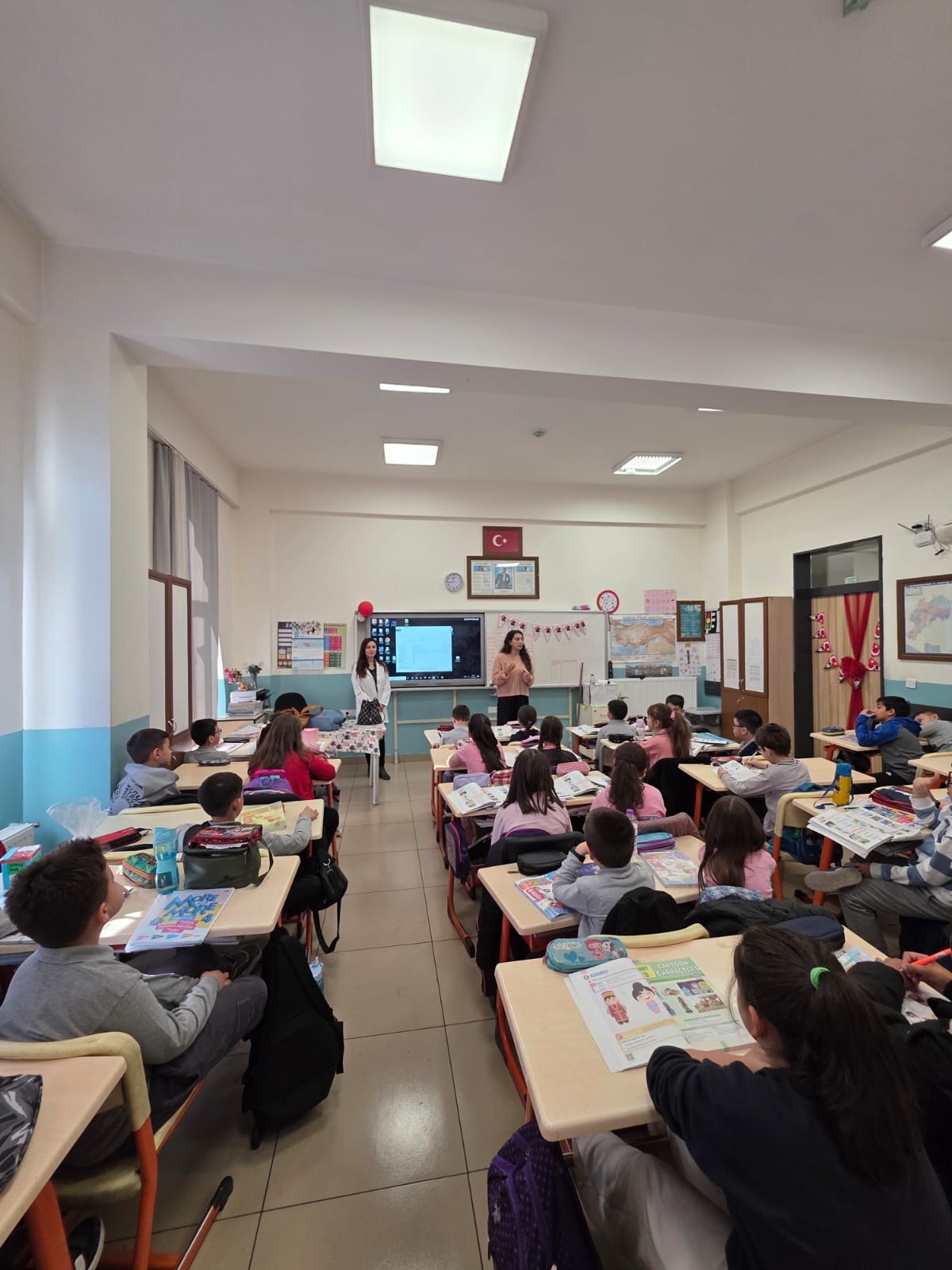 Hoca Ahmet Yesevi İlkokulu'nda 1100 Öğrenciye Sağlıklı Yaşam Eğitimi