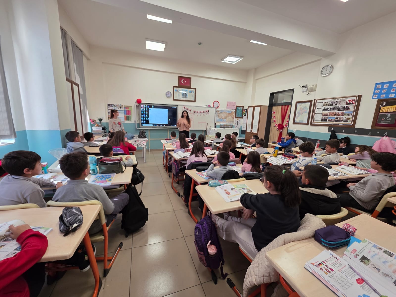 Hoca Ahmet Yesevi İlkokulu'nda 1100 Öğrenciye Sağlıklı Yaşam Eğitimi