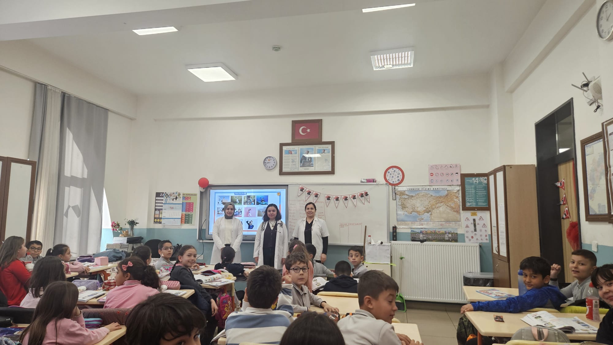 Hoca Ahmet Yesevi İlkokulu'nda 1100 Öğrenciye Sağlıklı Yaşam Eğitimi