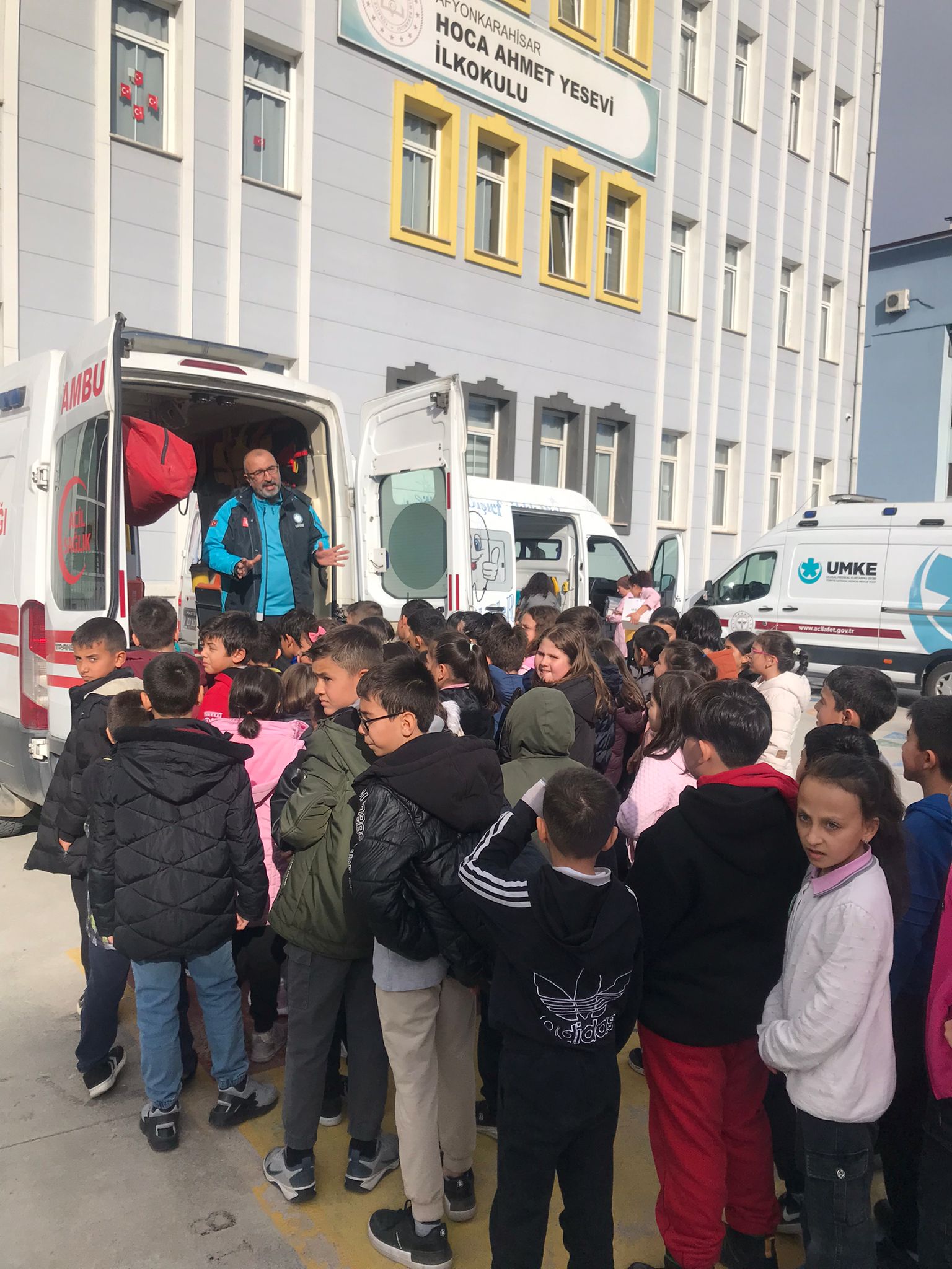 Hoca Ahmet Yesevi İlkokulu'nda 1100 Öğrenciye Sağlıklı Yaşam Eğitimi