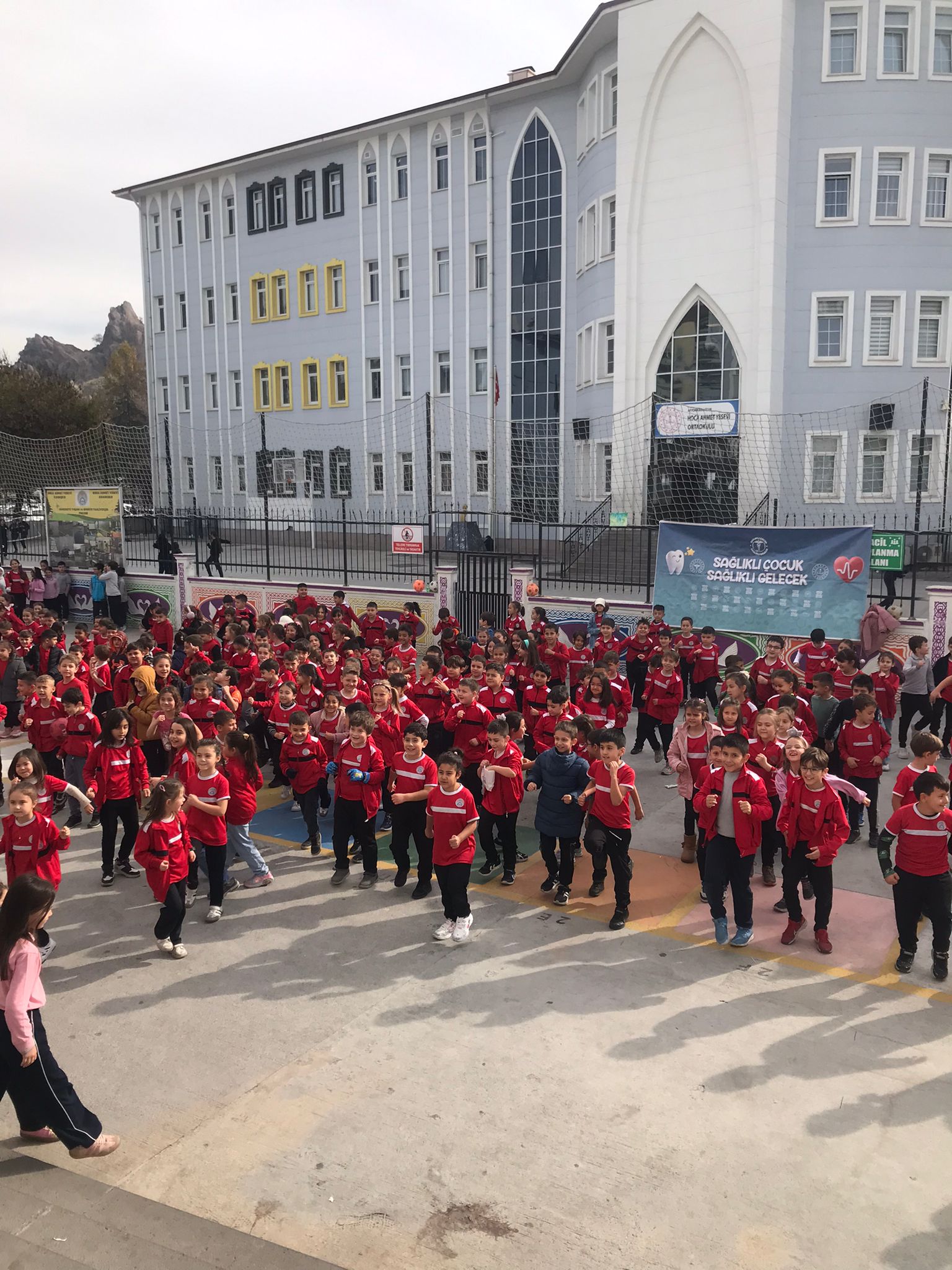 Hoca Ahmet Yesevi İlkokulu'nda 1100 Öğrenciye Sağlıklı Yaşam Eğitimi
