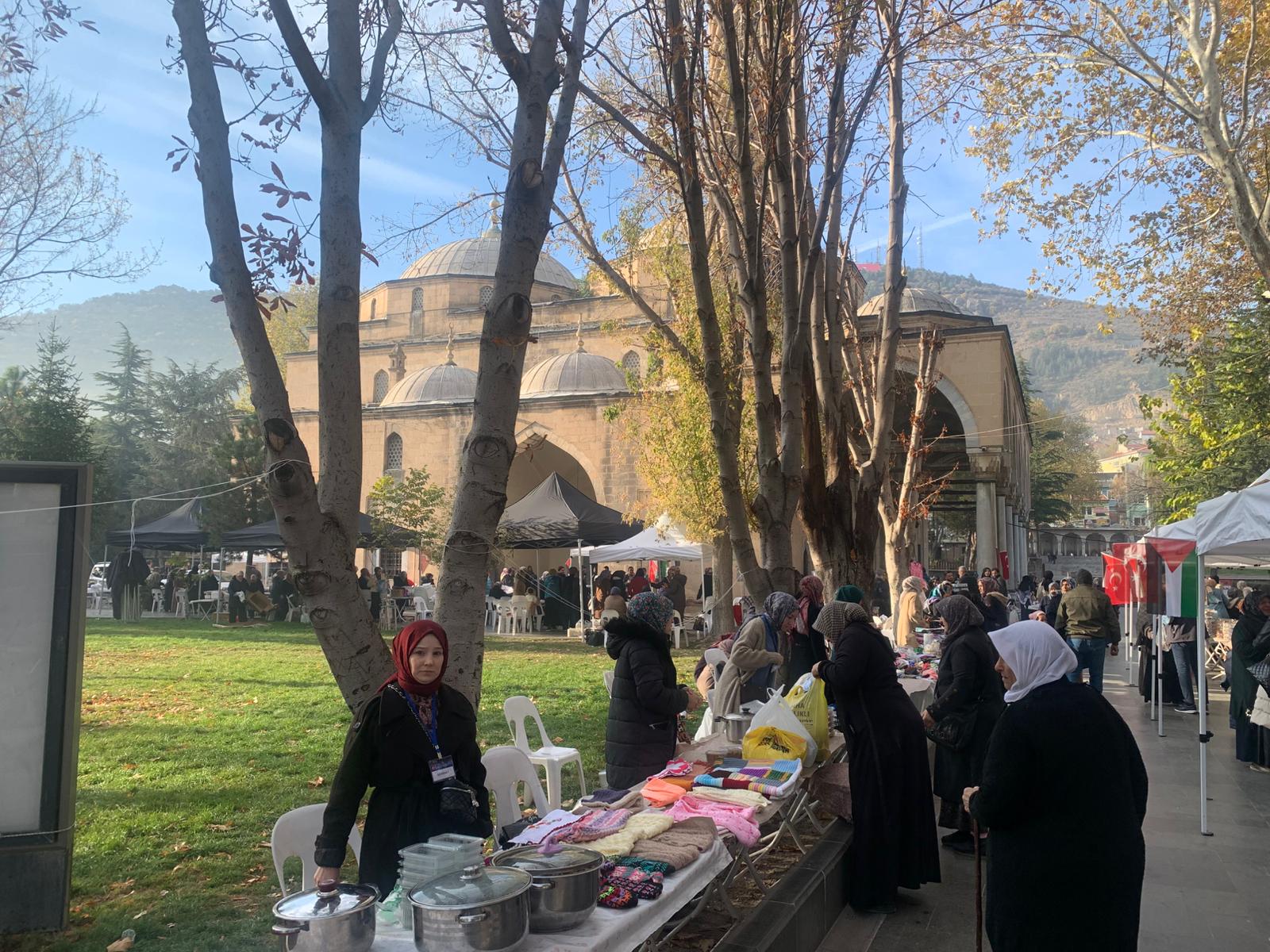 Afyonkarahisar'da Gazze Yararına Düzenlenen Hayır Çarşısı Bugün Sona Eriyor