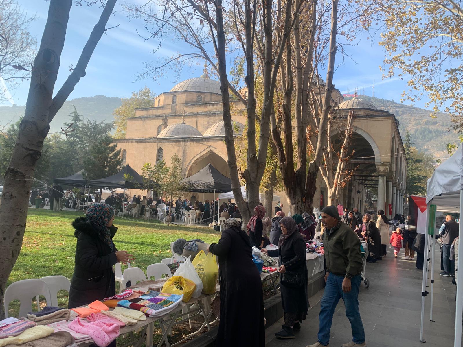 Afyonkarahisar'da Gazze Yararına Düzenlenen Hayır Çarşısı Bugün Sona Eriyor