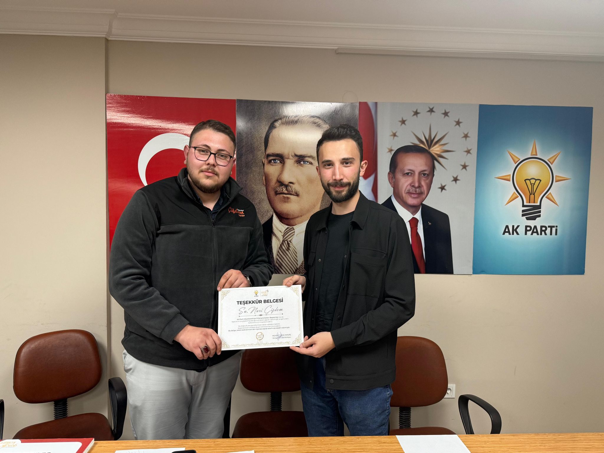 AK Parti Gençlik Kolları'ndan Öğretmen ve Esnaf Ziyaretleri