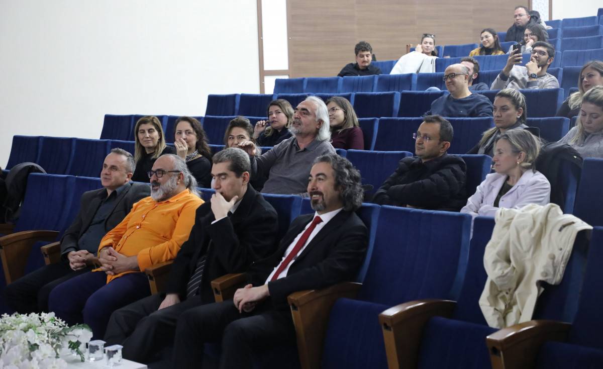 AKÜ’de “Felsefeye Yeni Bir Başlangıç Yapmak” Konulu Konferans Gerçekleştirildi